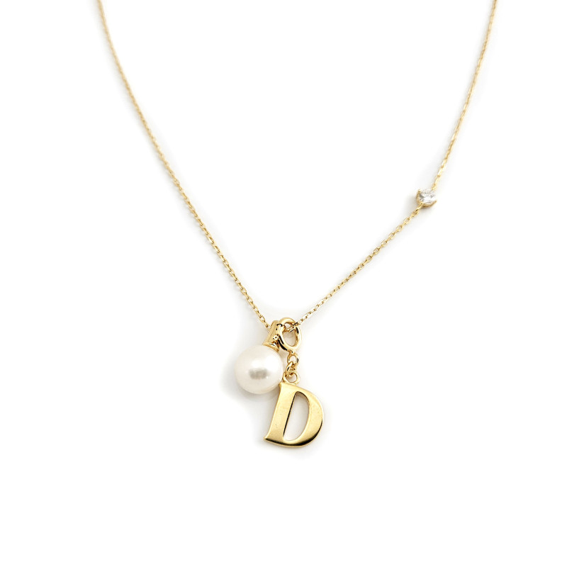 D and a pearl - Сребърно колие със златно покритие и естествена перла. D and a pearl - Сребърно колие със златно покритие и естествена перла.