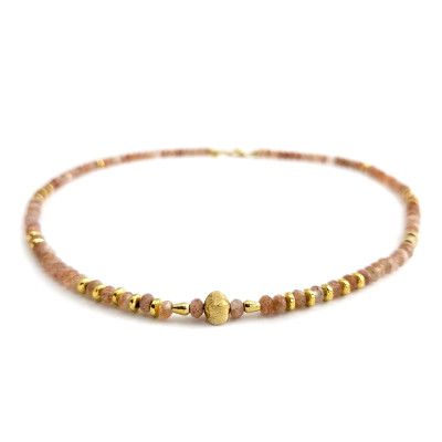 Sunstone Universe - колие от слънчев камък с позлатени сребърни елементи. Sunstone Universe - колие от слънчев камък с позлатени сребърни елементи.