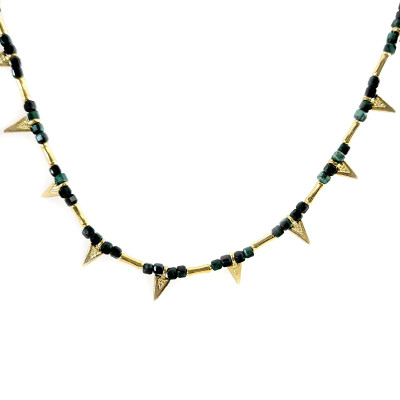 Green Boho Necklace - наниз от малахит с позлатени сребърни елементи. 